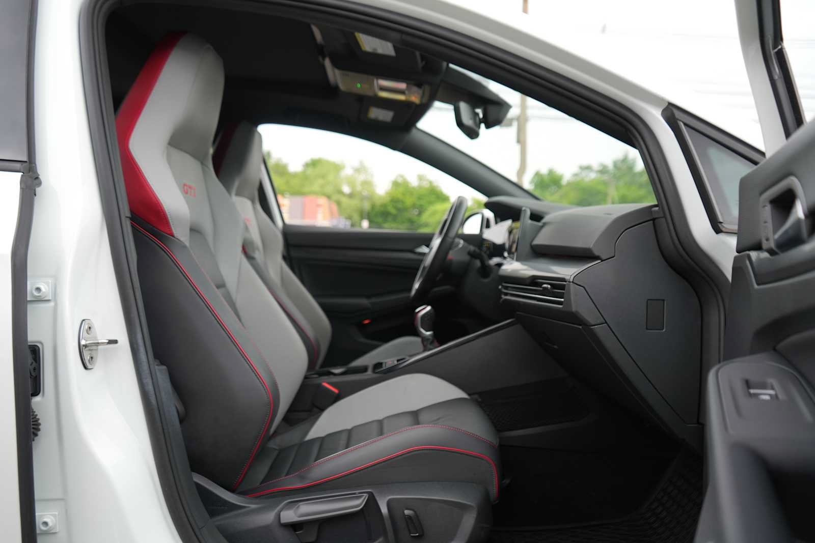 Used 2023 Volkswagen GTI SE FWD image 31
