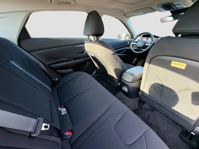 Certified 2025 Hyundai Elantra SEL FWD image 25