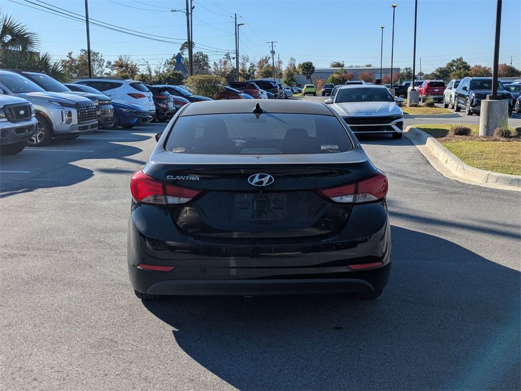 Used 2015 Hyundai Elantra SE w/ Option Group 03 image 6