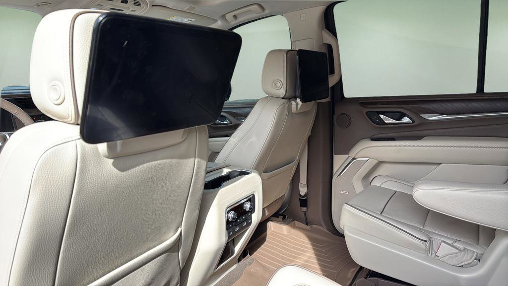 Used 2021 GMC Yukon Denali w/ Advanced Technology Package image 16