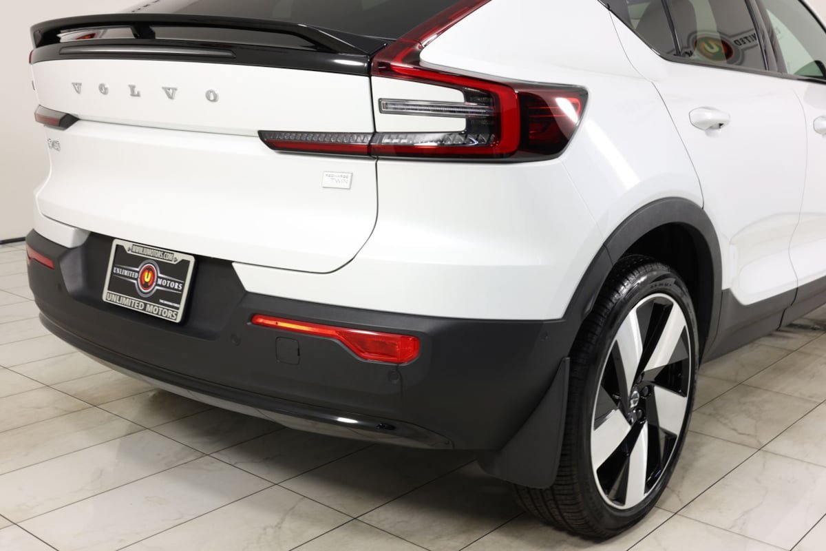 Used 2023 Volvo C40 P8 Recharge Ultimate w/ Protection Package Premier AWD/4WD image 40