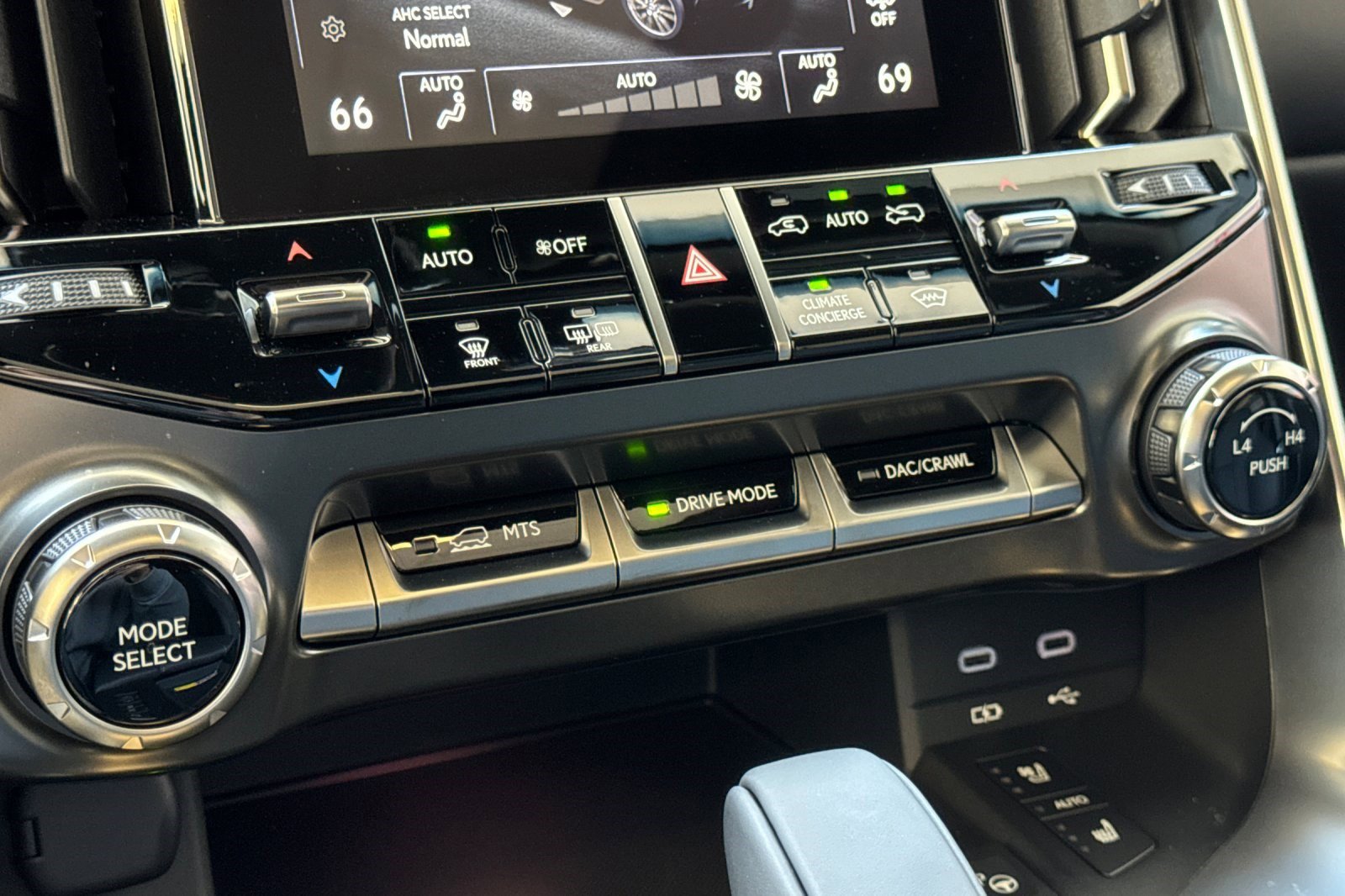 Used 2026 Lexus LX 700h Overtrail image 20