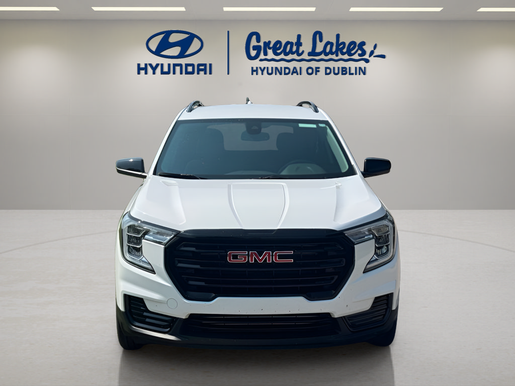 Used 2024 GMC Terrain SLE w/ Elevation Edition FWD image 8