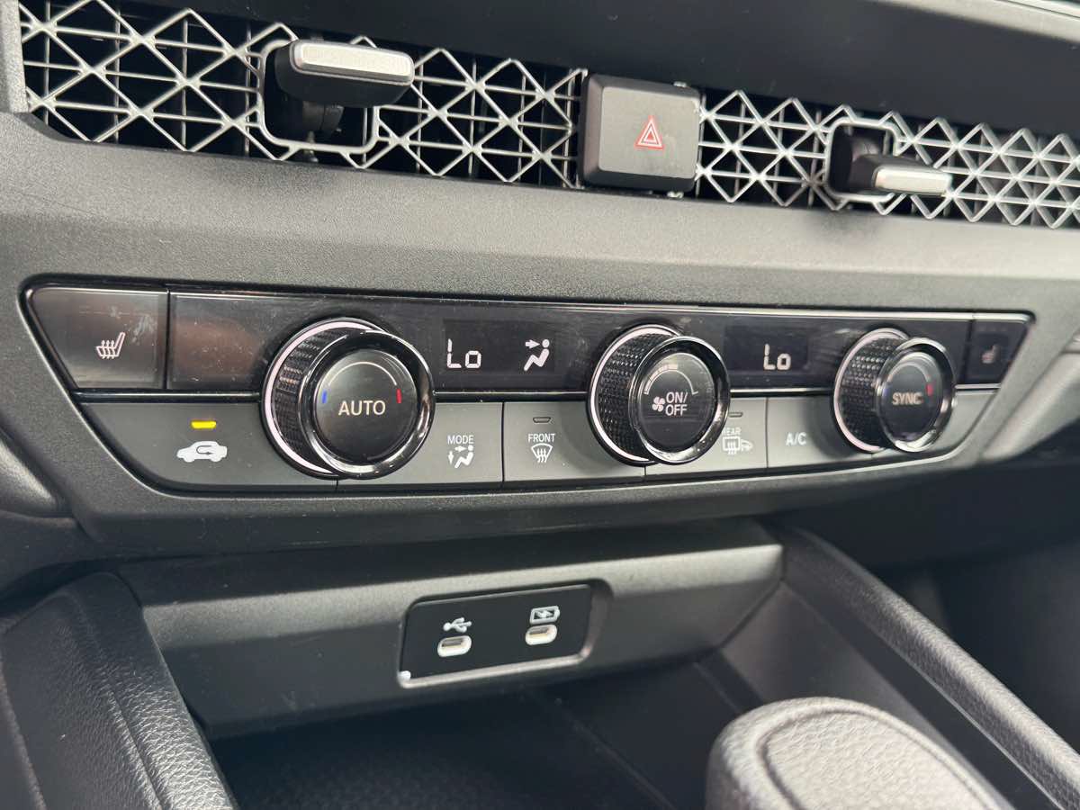 Used 2023 Honda Accord EX image 30