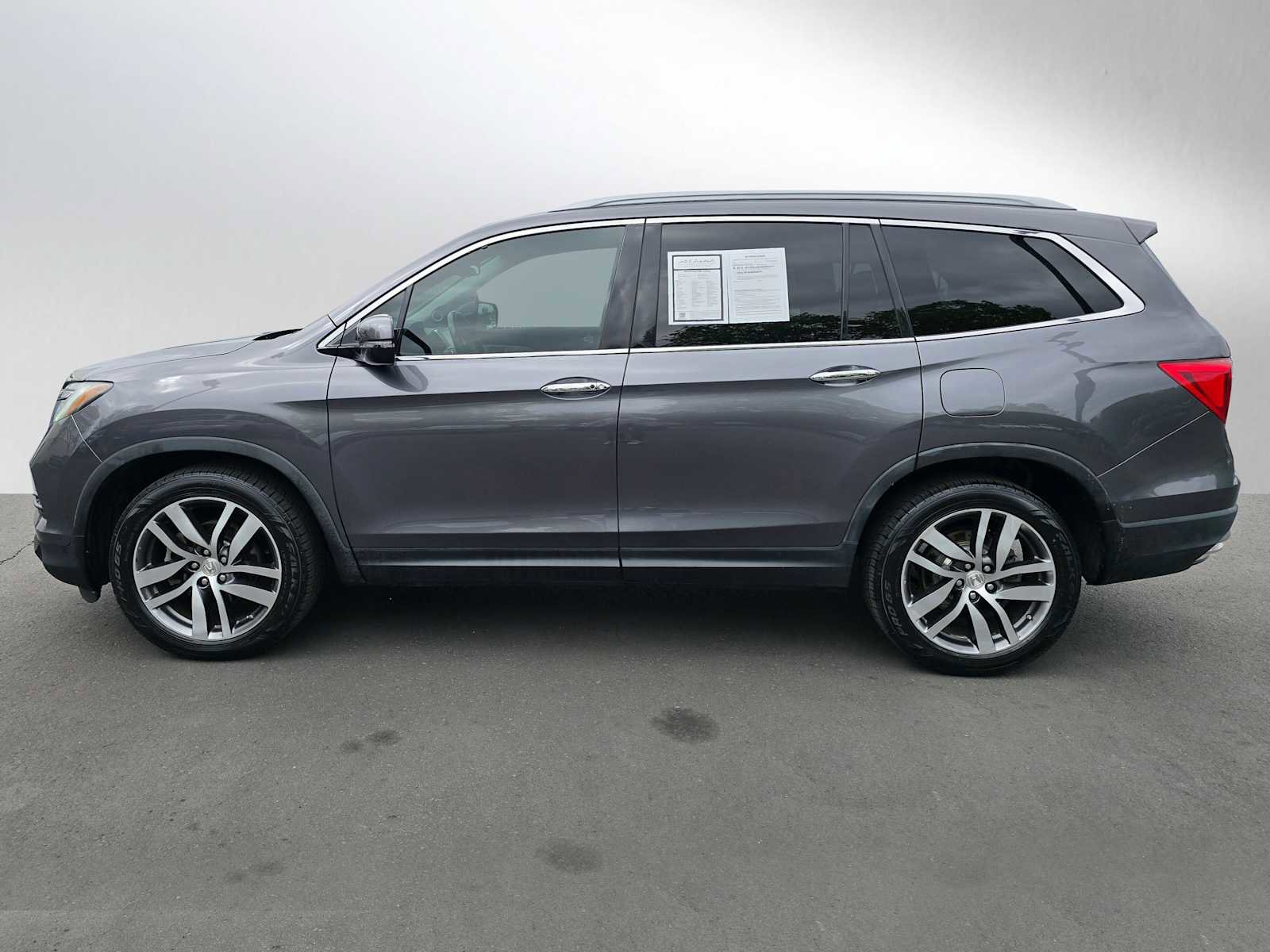 Used 2016 Honda Pilot Touring image 6