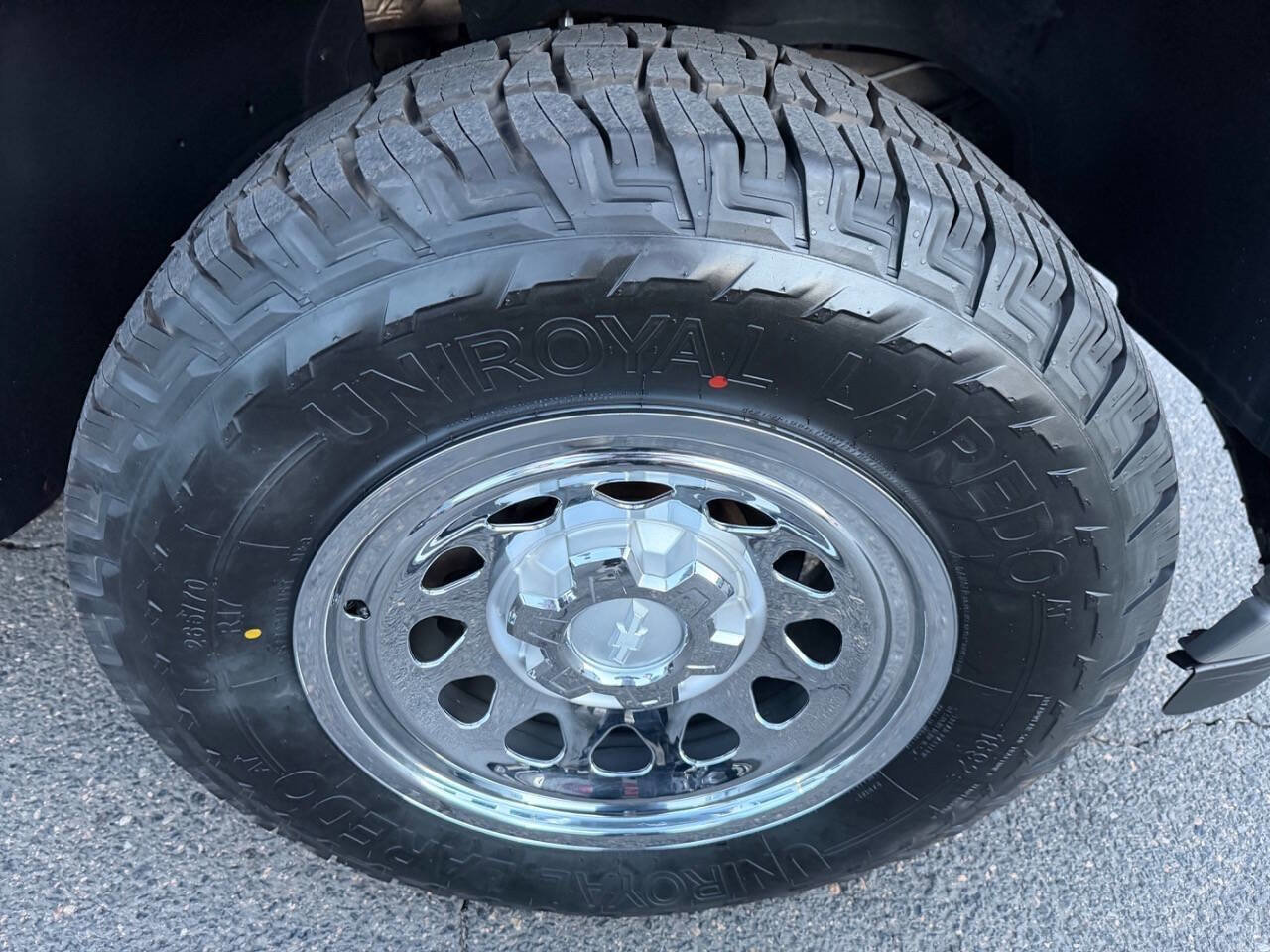 Used 2005 Chevrolet Suburban LS w/ Preferred Equipment Group image 30