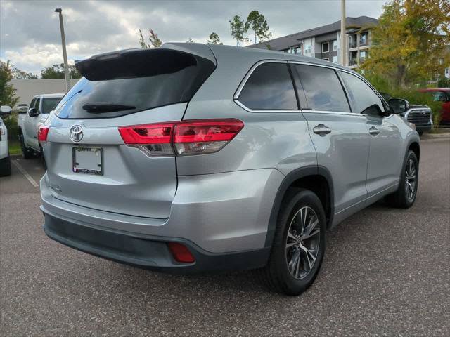 Certified 2017 Toyota Highlander LE FWD image 6