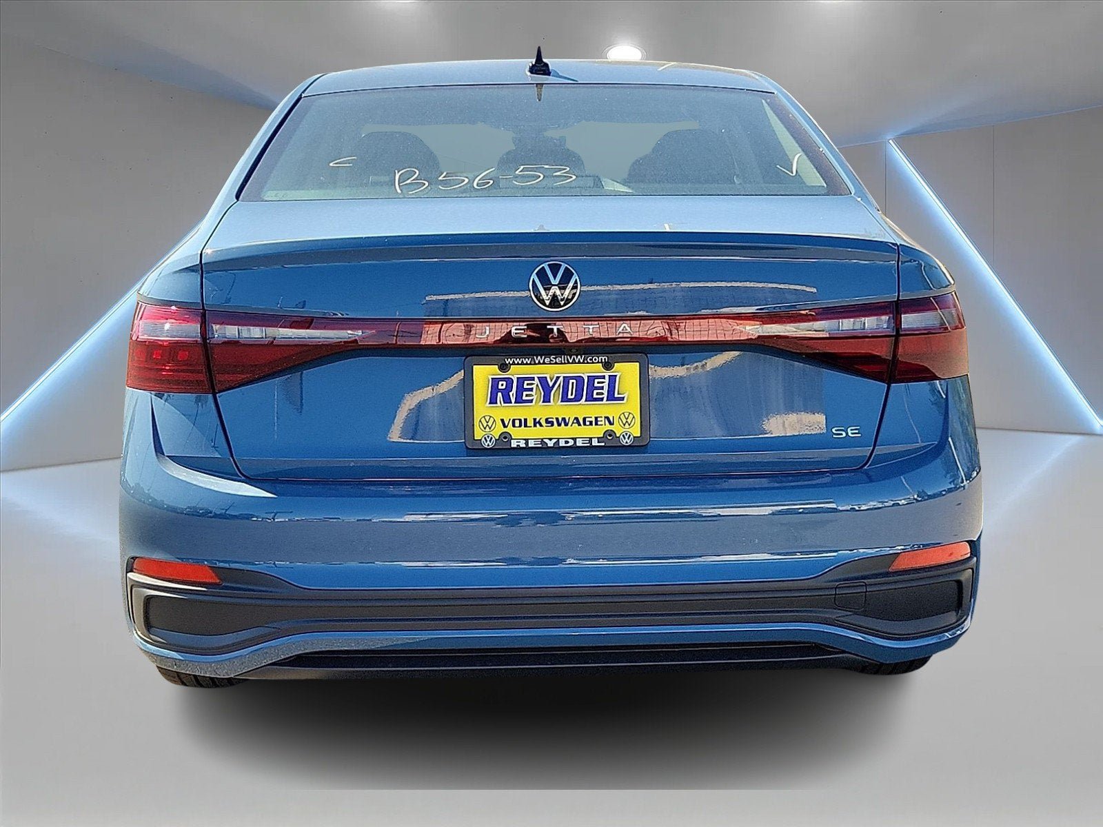New 2027 Volkswagen Jetta SE FWD image 4