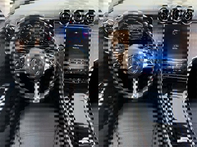 Used 2024 Mercedes-Benz GLC 300 image 11