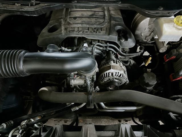 Used 2019 RAM 1500 Laramie image 31