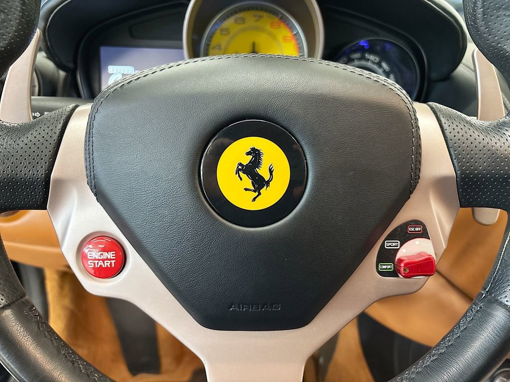 Used 2014 Ferrari California image 18