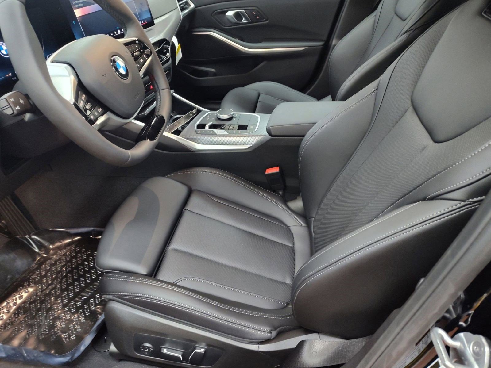 Used 2025 BMW 330i xDrive Sedan w/ Convenience Package image 5