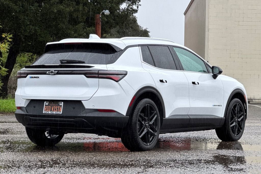 New 2026 Chevrolet Equinox EV LT w/ LPO, Blackout Package FWD image 4