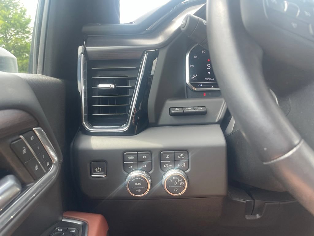 Used 2025 GMC Sierra 2500 Denali Ultimate AWD/4WD image 12