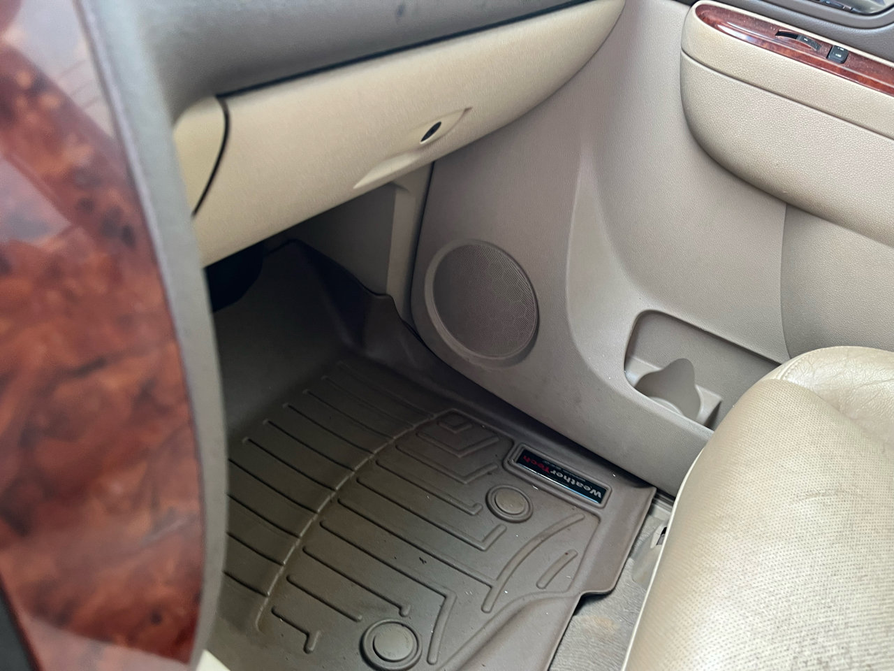 Used 2013 Chevrolet Silverado 1500 LTZ w/ LTZ White Diamond Edition image 16