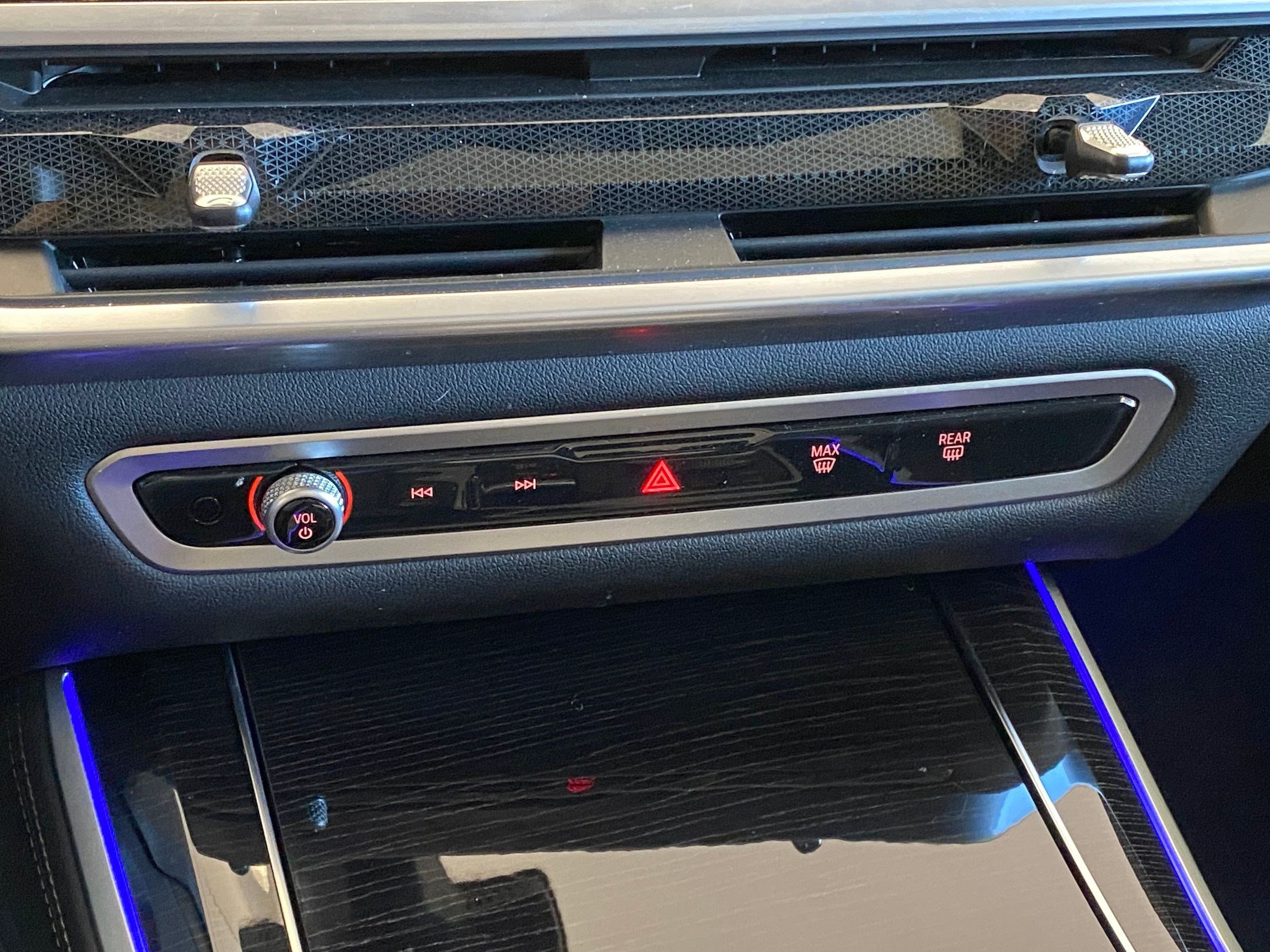 Certified 2024 BMW X5 xDrive40i w/ M Sport Package image 28