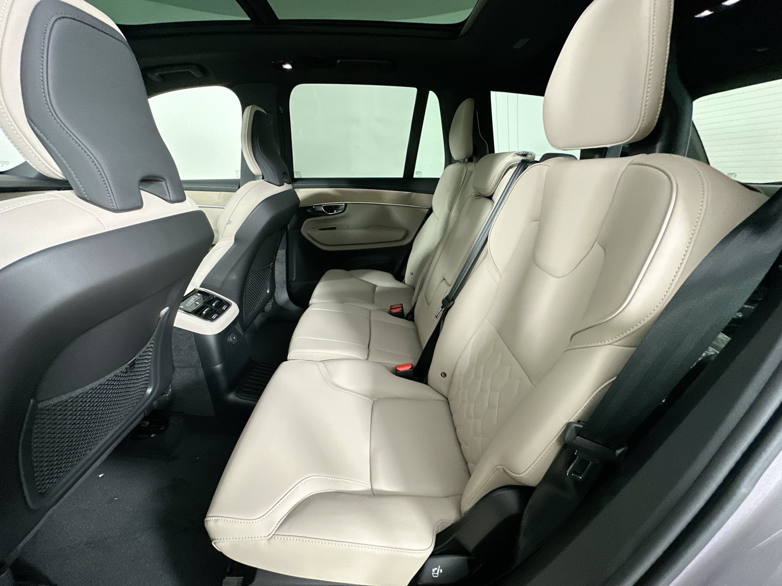New 2026 Volvo XC90 T8 Plus w/ Protection Package Premier AWD/4WD image 37
