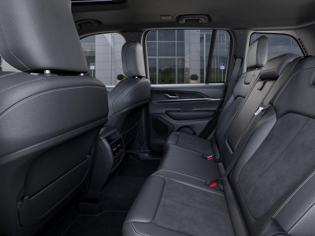 New 2026 Jeep Grand Cherokee Altitude AWD/4WD image 23