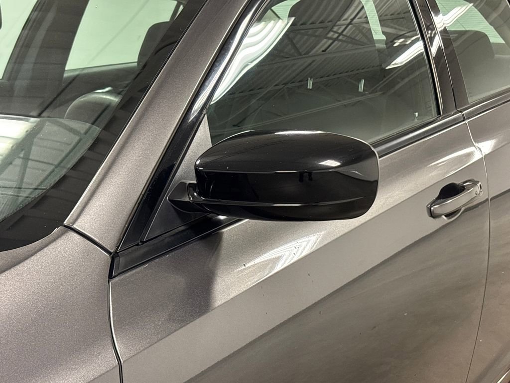 Used 2022 Chrysler 300 Touring w/ Sport Appearance Package image 11