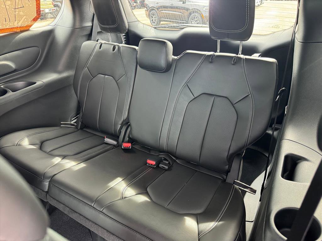 New 2026 Chrysler Pacifica Select w/ S Appearance Package AWD/4WD image 9