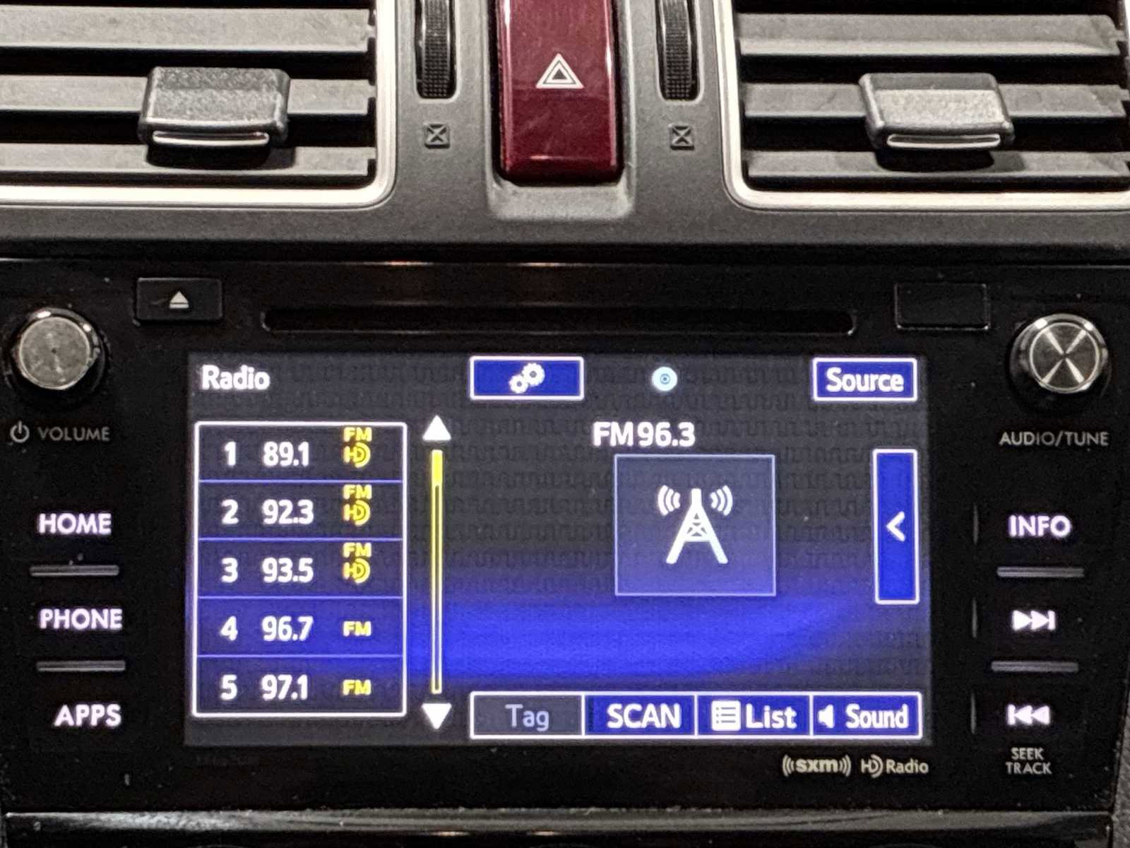 Used 2016 Subaru Forester 2.5i Premium w/ All-Weather Package image 12