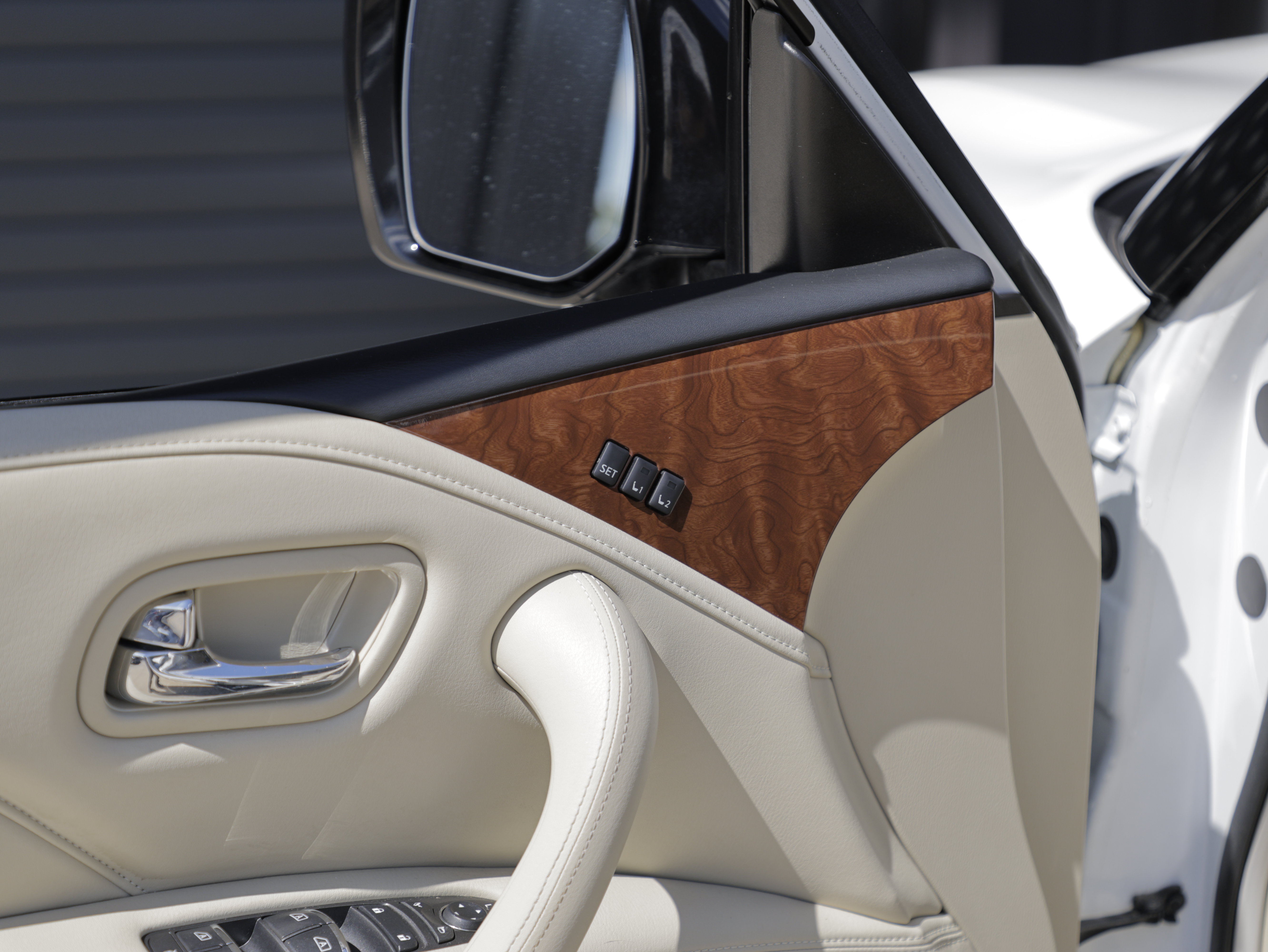 Used 2019 INFINITI QX80 Luxe w/ All-Season Package RWD image 26