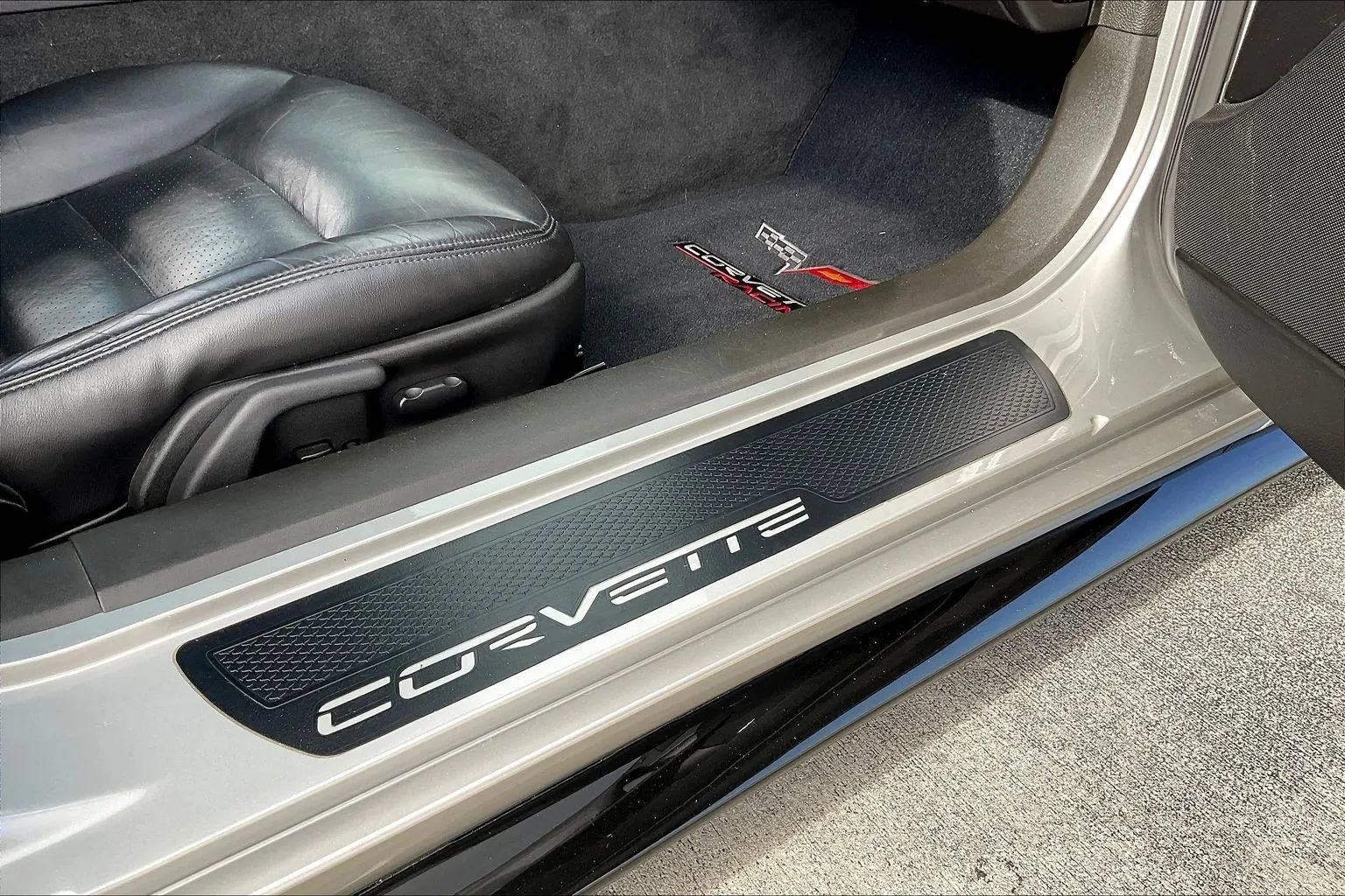 Used 2005 Chevrolet Corvette Coupe w/ Preferred Equipment Group RWD image 34