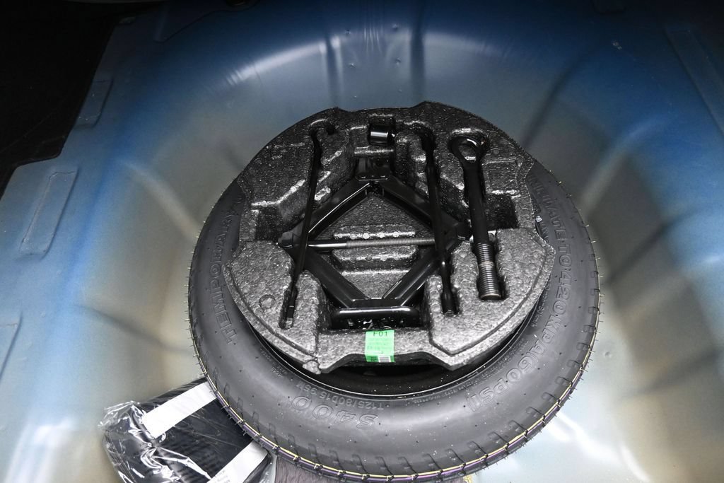 Certified 2025 Hyundai Elantra SE FWD image 22