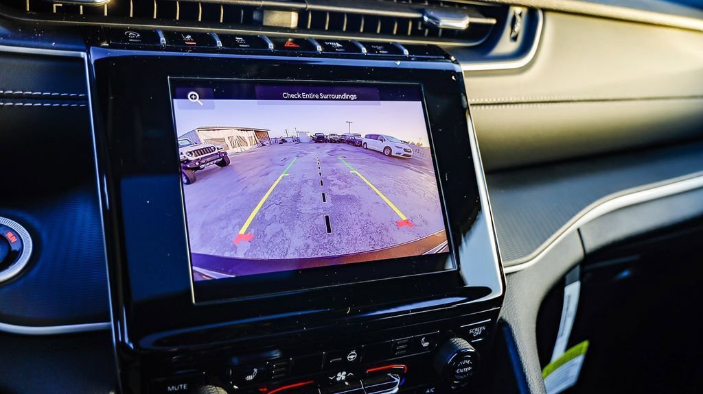 New 2025 Jeep Grand Cherokee Altitude image 52