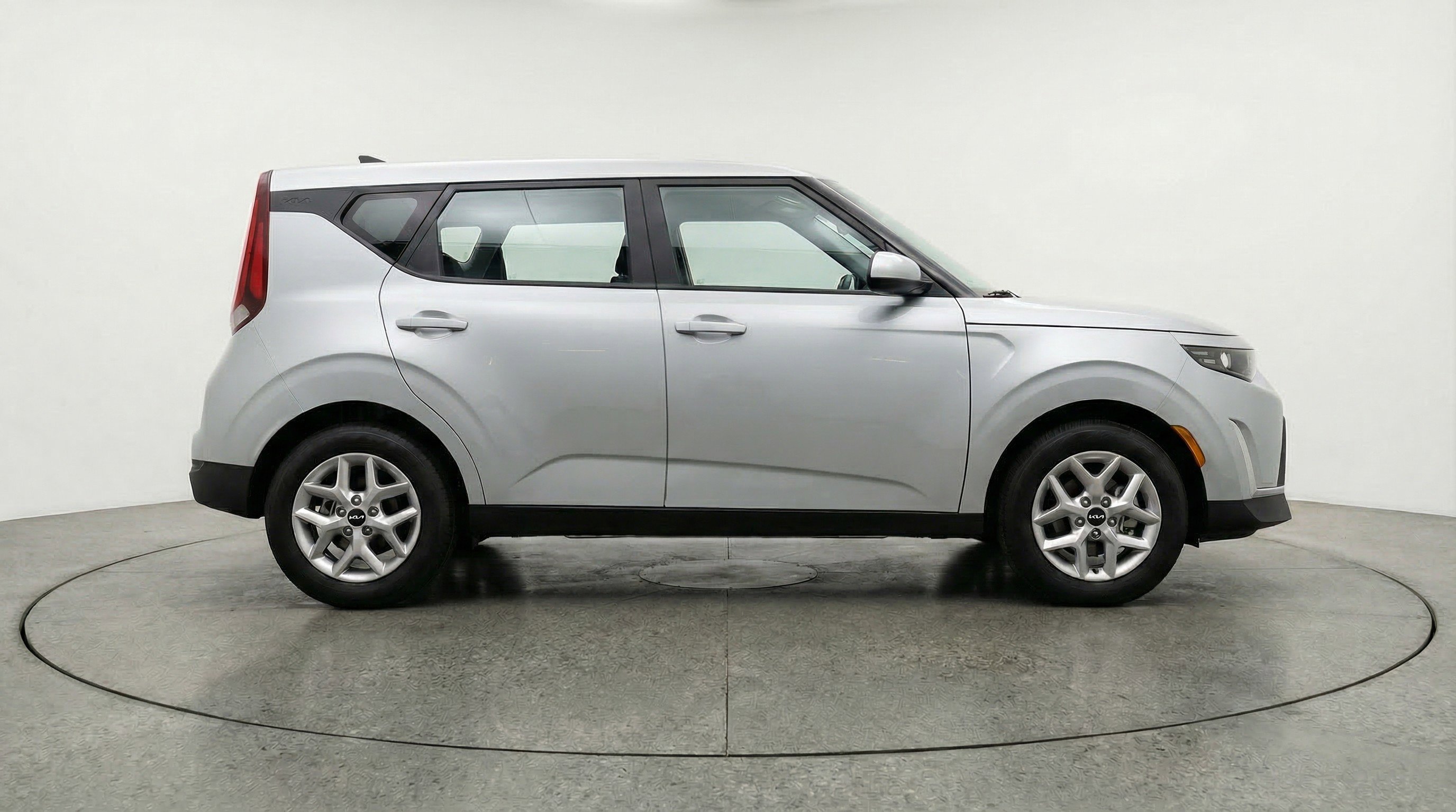 Used 2025 Kia Soul LX w/ LX Technology Package image 11