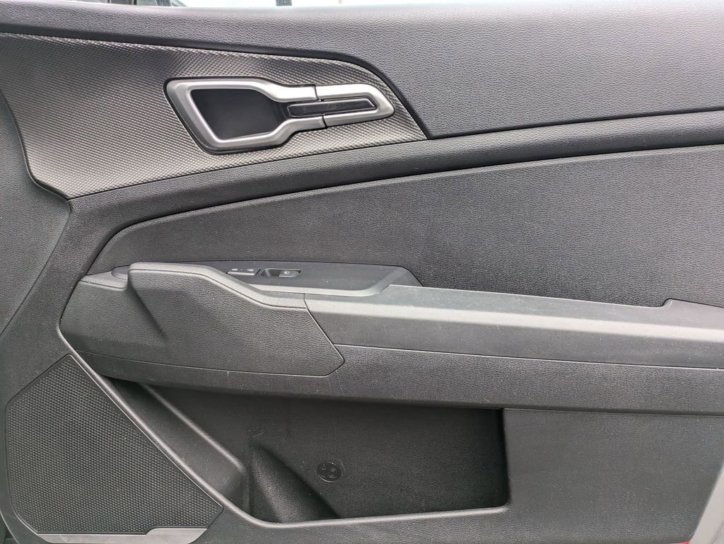 Used 2024 Kia Sportage LX image 32