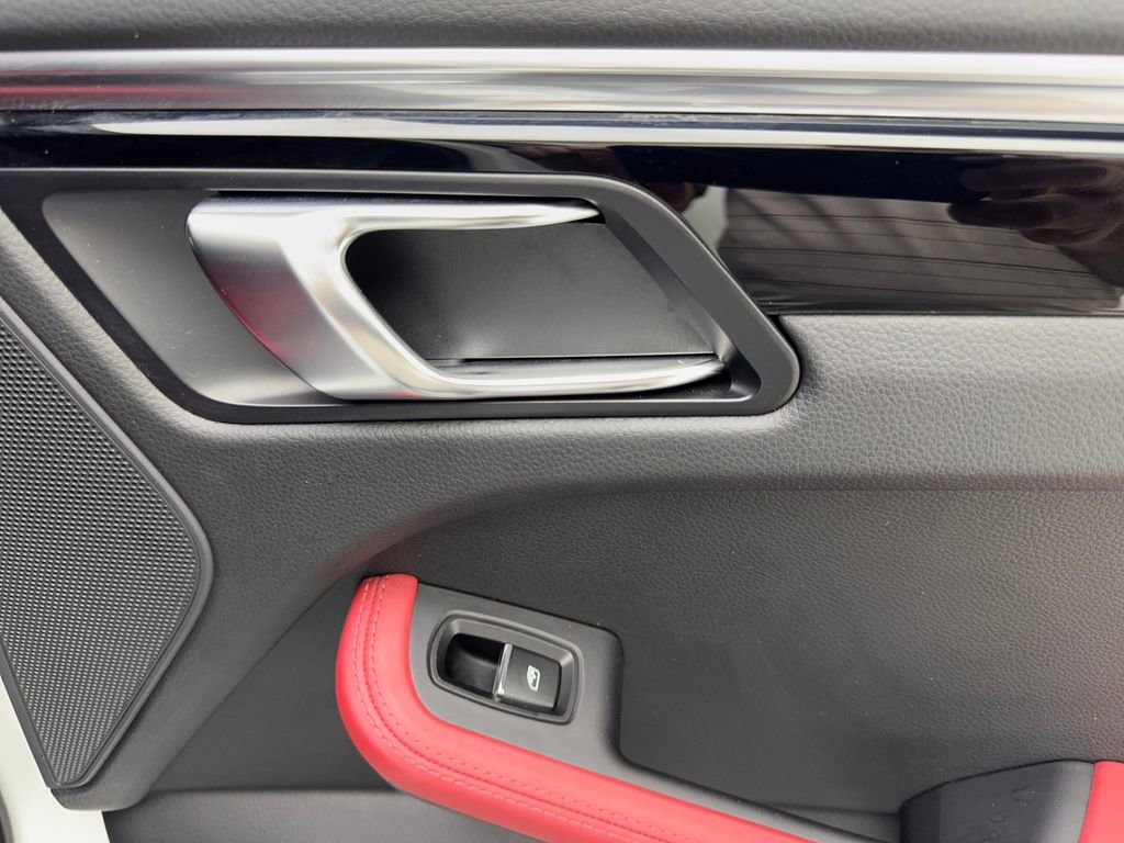 Used 2022 Porsche Macan image 42