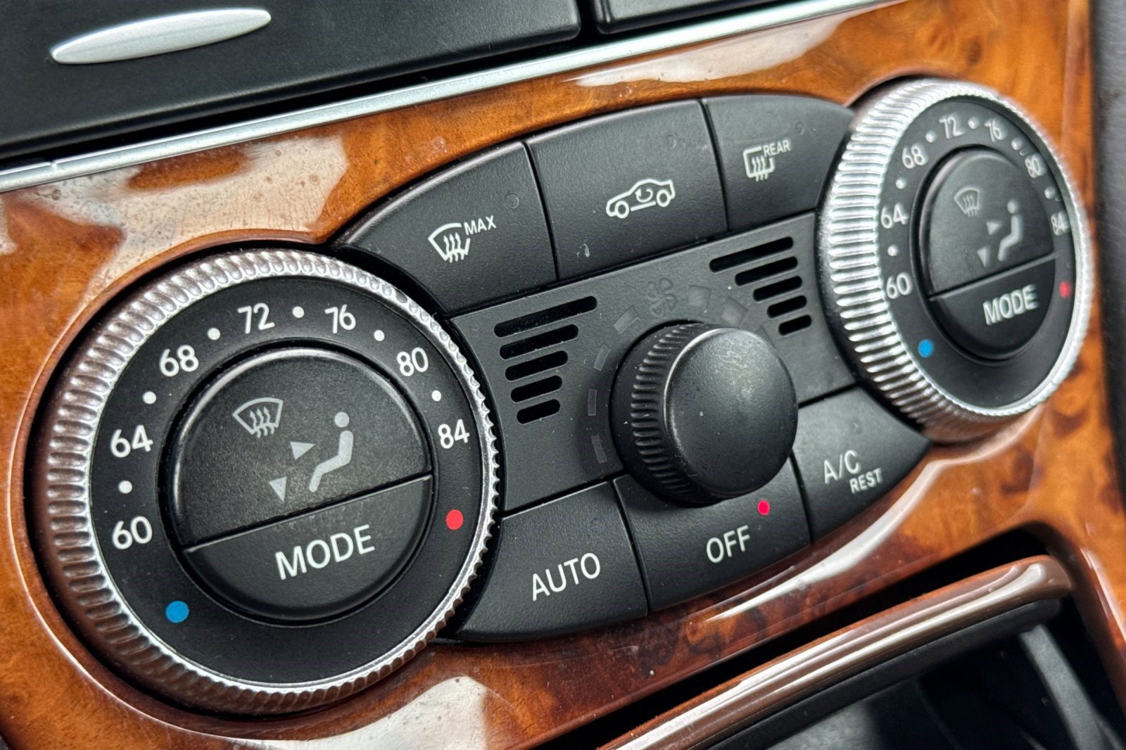 Used 2012 Mercedes-Benz SL 550 image 25