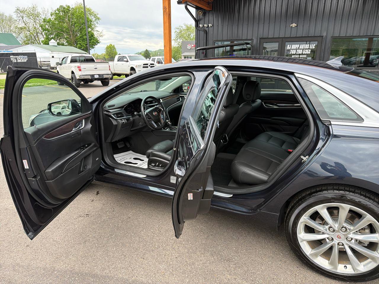 Used 2014 Cadillac XTS Luxury image 7