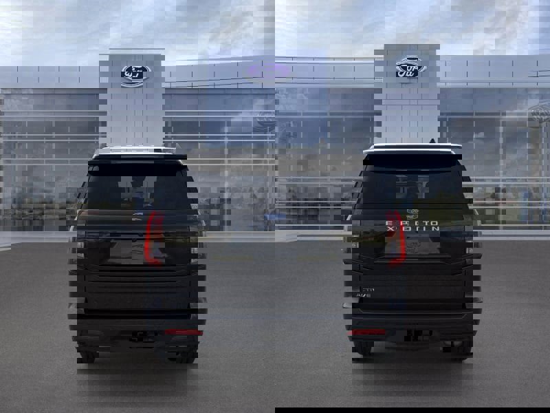 New 2025 Ford Expedition Active image 5