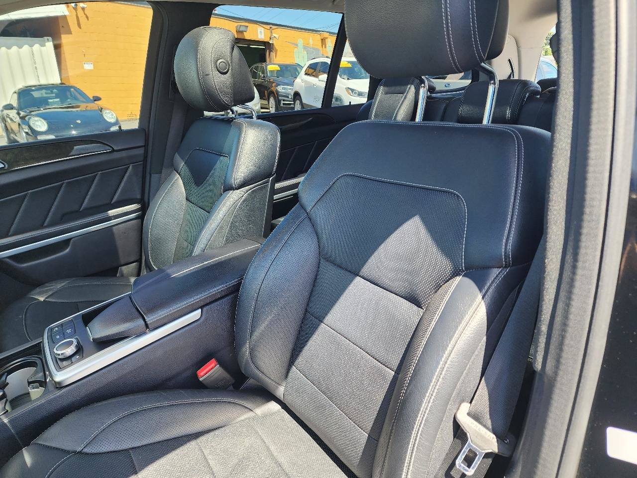 Used 2016 Mercedes-Benz GL 550 4MATIC image 15
