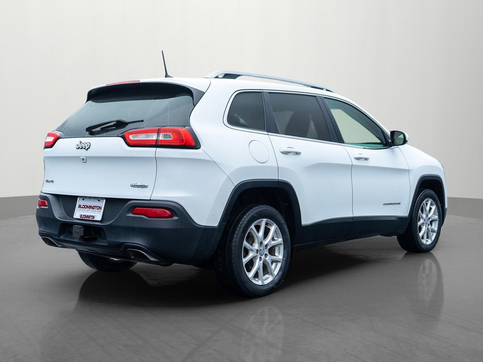 Used 2017 Jeep Cherokee Latitude w/ Cold Weather Group image 7