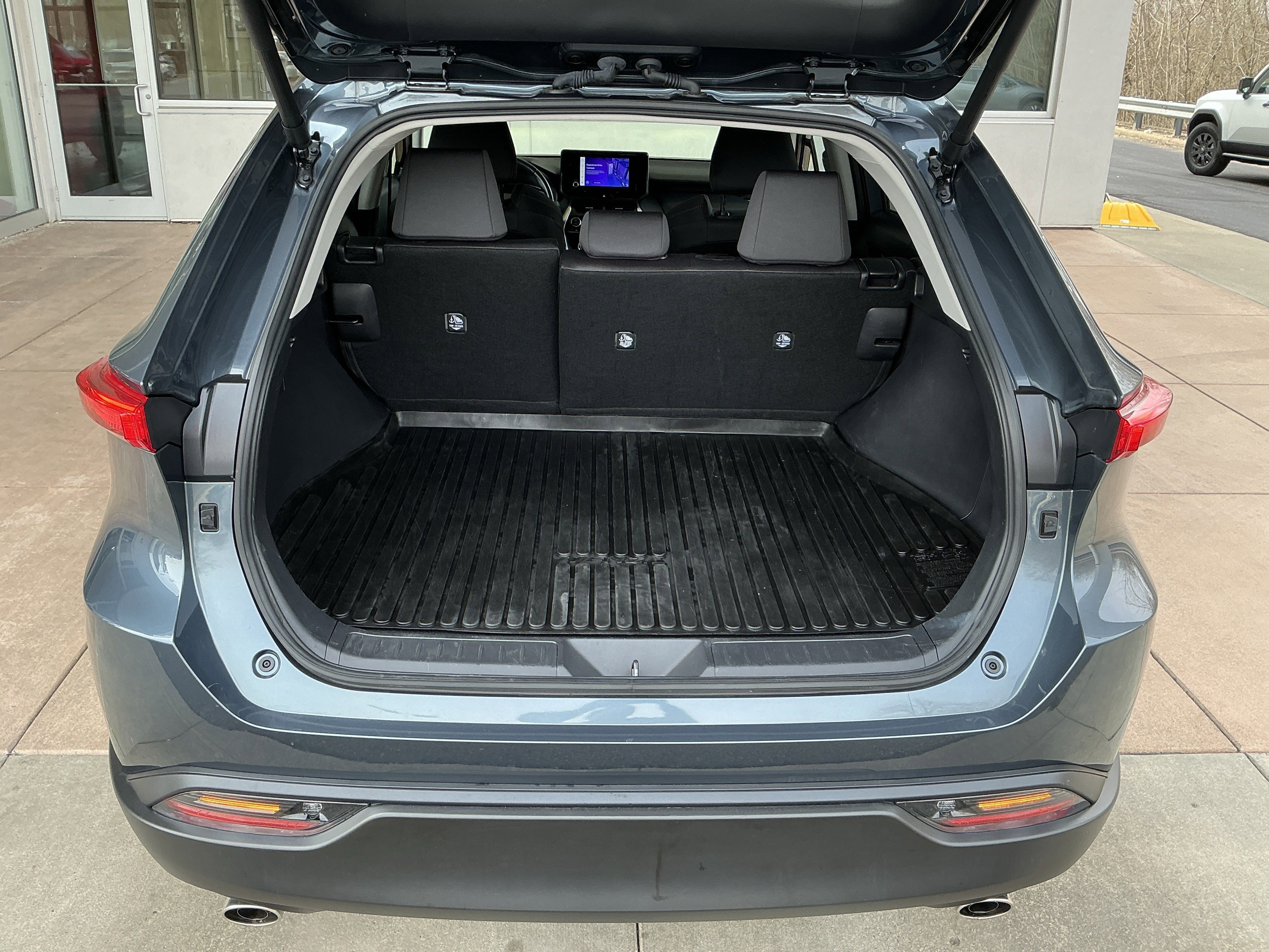 Used 2024 Toyota Venza LE image 24