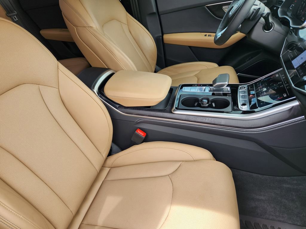 Used 2025 Audi Q8 Prestige w/ Prestige Package AWD/4WD image 14