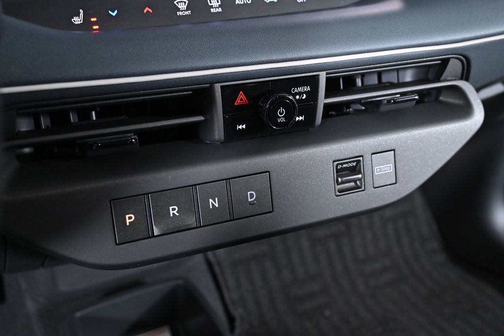 New 2026 Nissan Leaf Platinum+ w/ Cargo Package (Platinum+) image 19