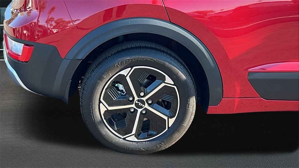 New 2025 Kia Niro EX image 5