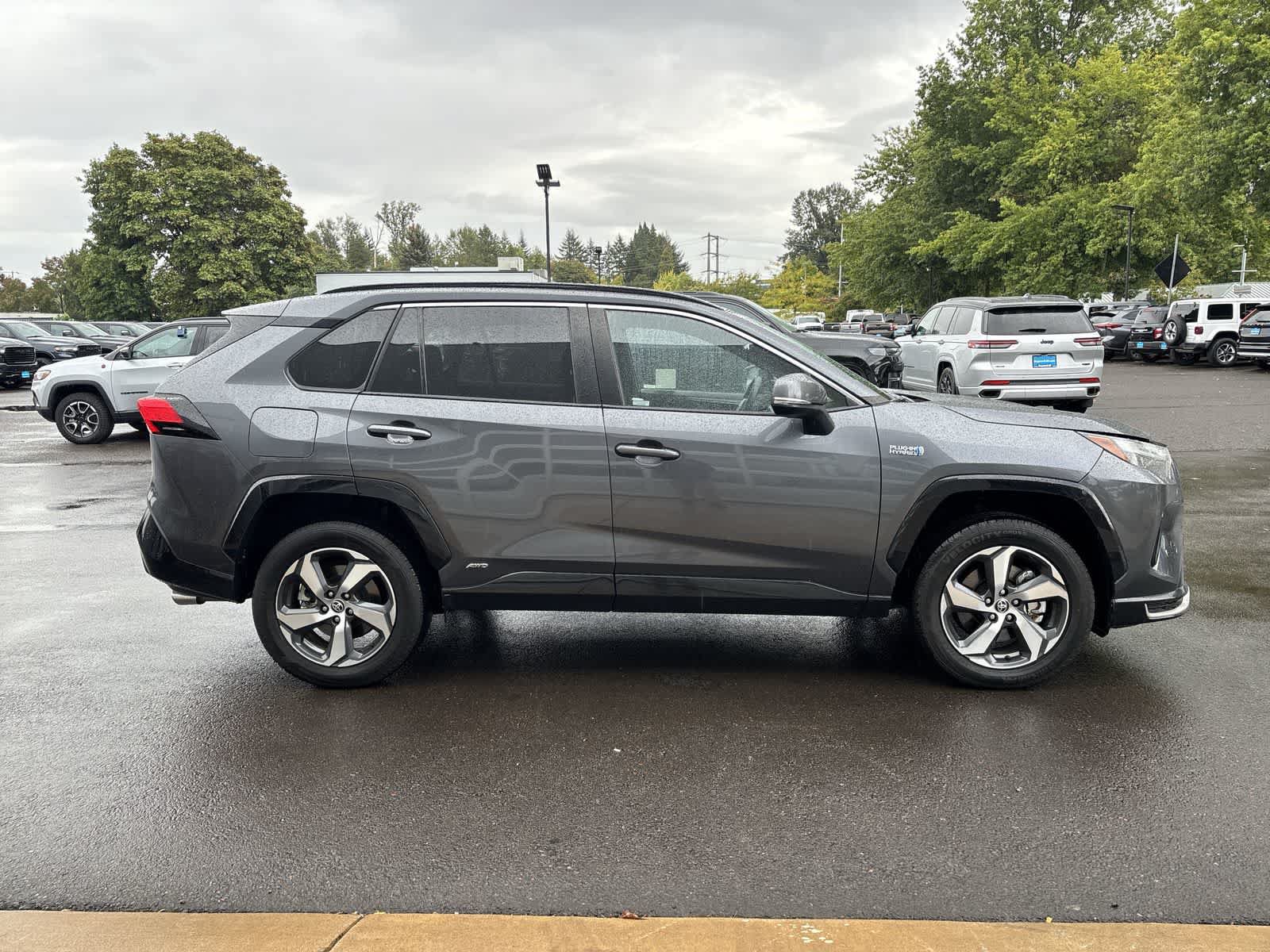 Used 2023 Toyota RAV4 SE w/ Weather & Moonroof Package AWD/4WD image 4