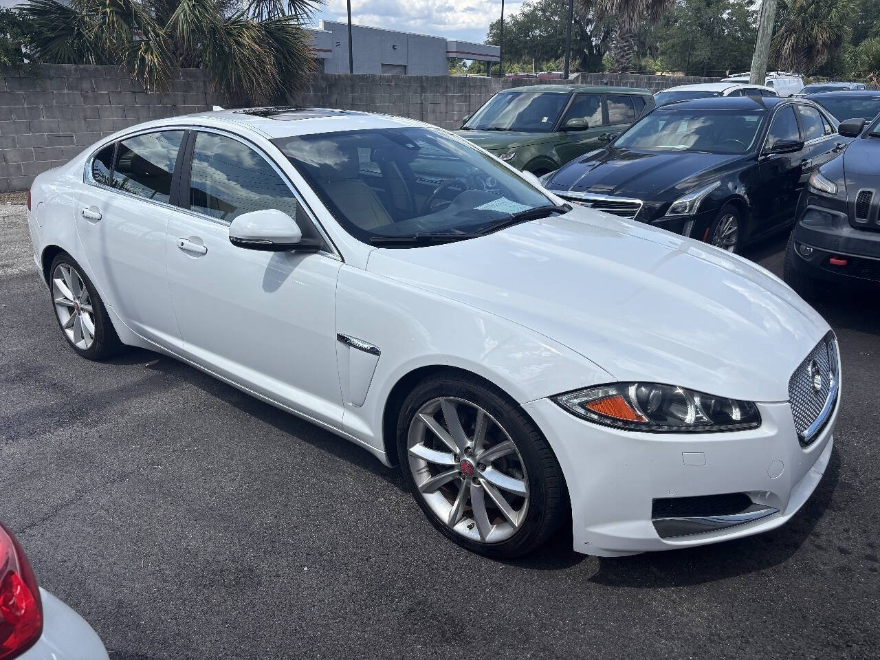 Used 2015 Jaguar XF Portfolio RWD image 2
