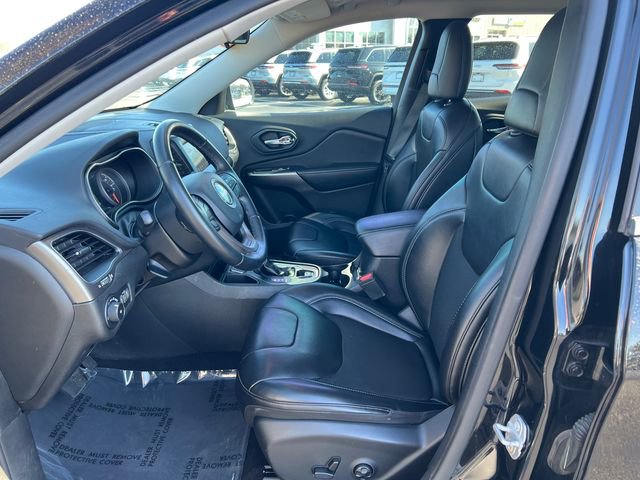 Used 2019 Jeep Cherokee Latitude Plus FWD image 3