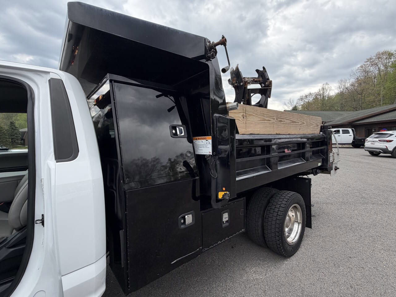Used 2021 Ford F550 4x4 Regular Cab Super Duty image 6