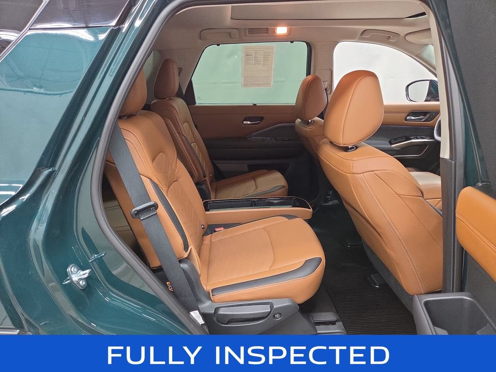 Used 2025 Nissan Pathfinder Platinum AWD/4WD image 11