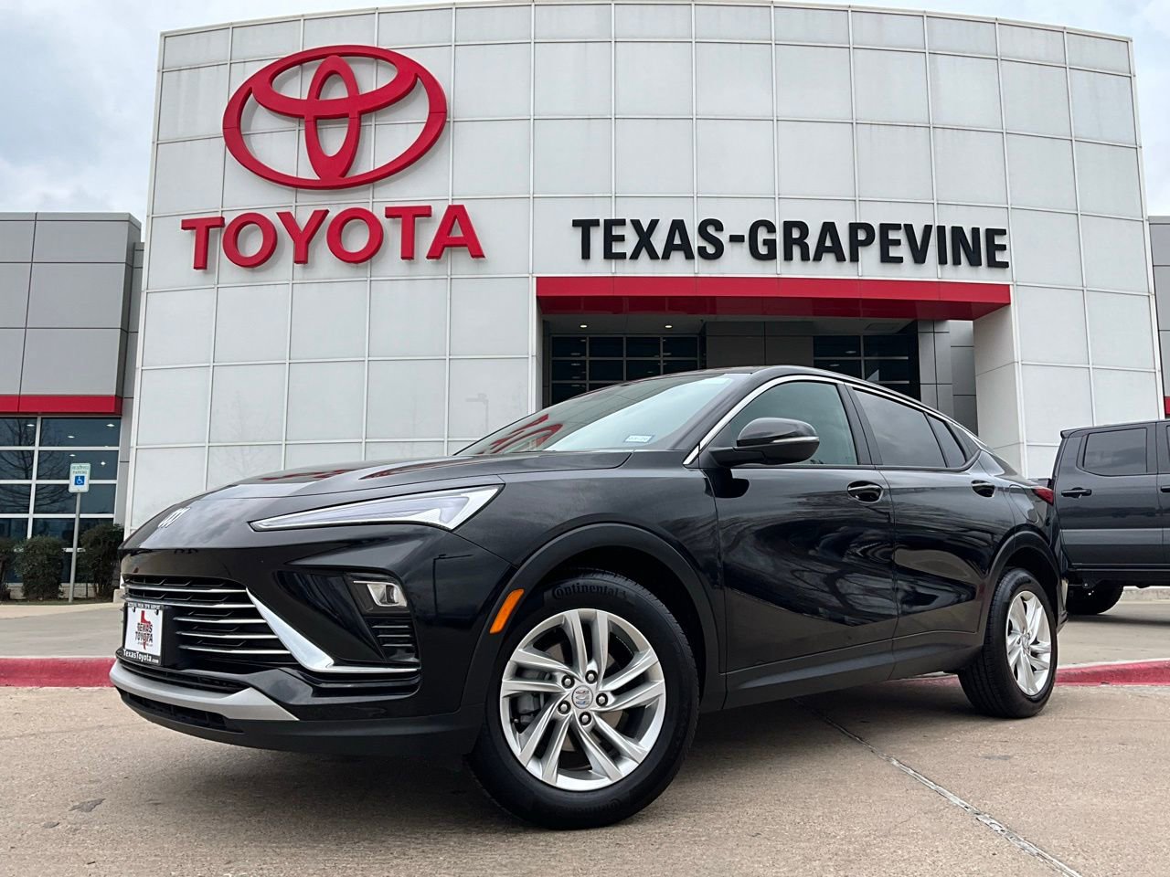 Used 2025 Buick Envista Preferred image 2