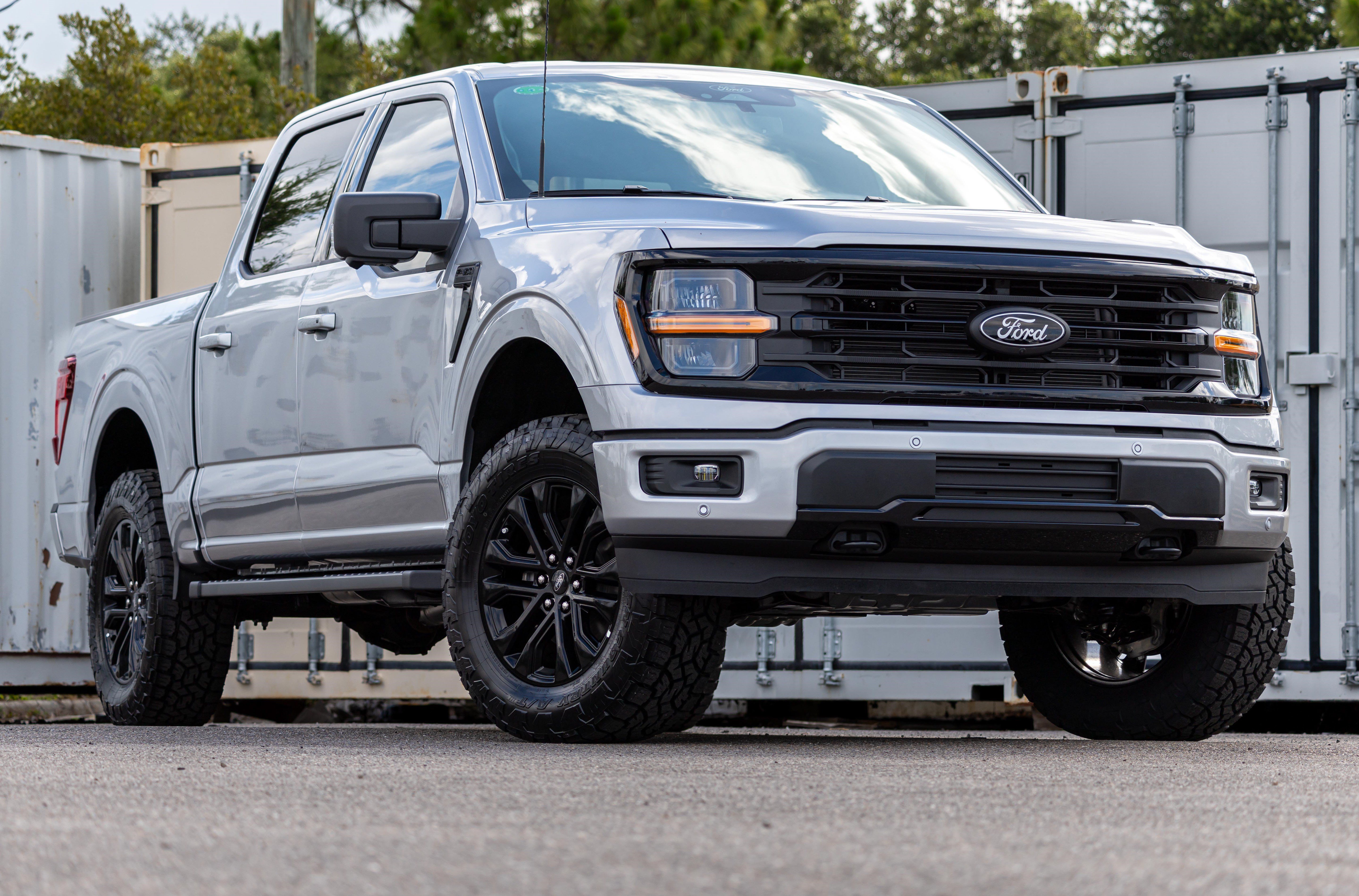 New 2026 Ford F150 XLT w/ Equipment Group 302A MID