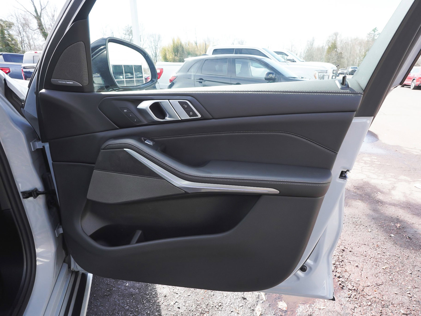 Used 2025 BMW X7 xDrive40i image 13