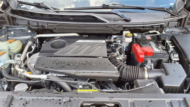 Used 2025 Nissan Rogue SV image 33